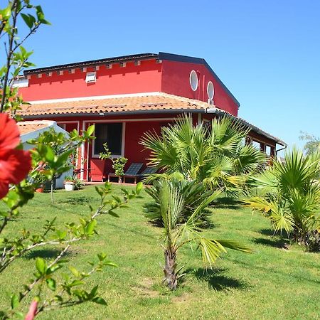 Floripa Surf House Panzió Santa Maria Del Focallo Kültér fotó