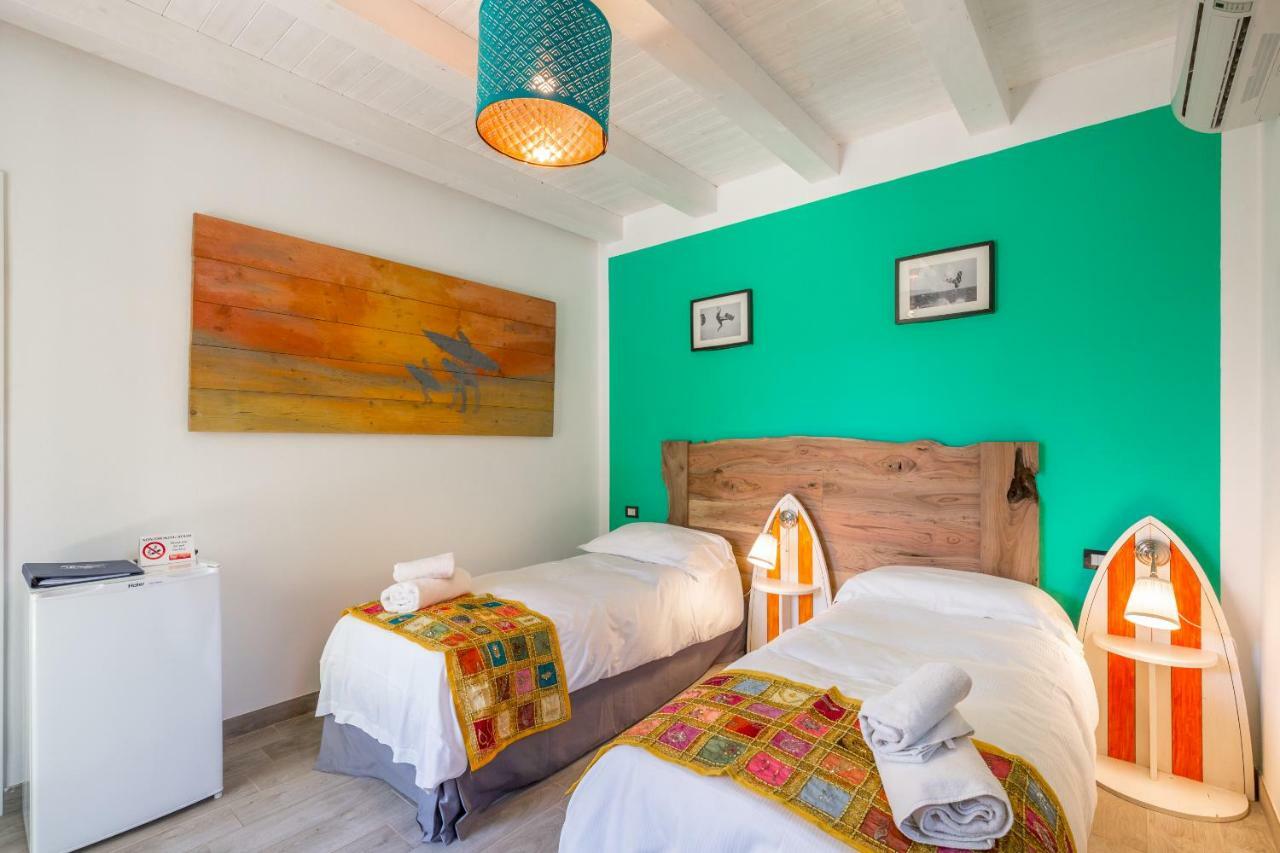 Floripa Surf House Panzió Santa Maria Del Focallo Kültér fotó